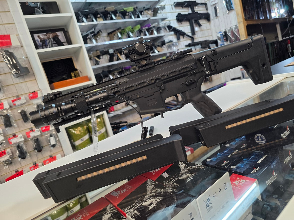 Second Hand Double Eagle UTR 6mm RIF AEG Airsoft Rifle